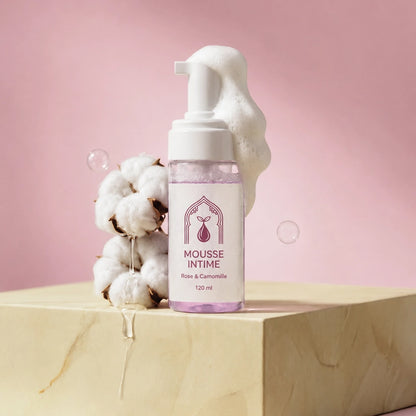 Mousse pour soins intimes en flacon pompe, étiquette violette, 120 ml