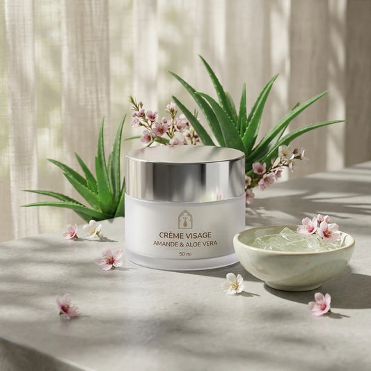 Pot de crème visage blanc au couvercle argent, en pot cosmétique