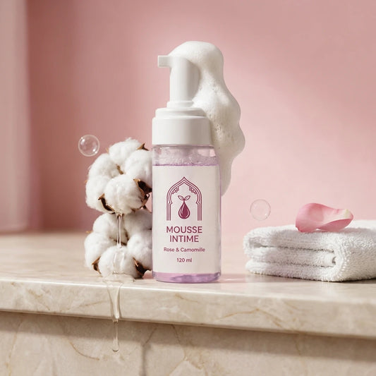 Mousse pour soins intimes en flacon pompe, étiquette violette, 120 ml