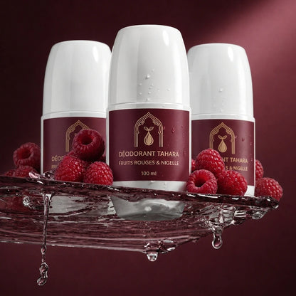 Ensemble de trois déodorants Tahara blancs à étiquette bordeaux, 100 ml.