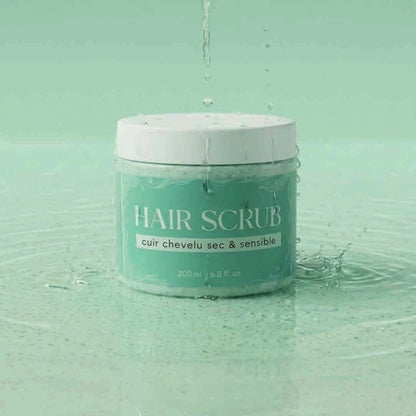 Pot de gommage capillaire nourrissant vert menthe, couvercle blanc, face avant