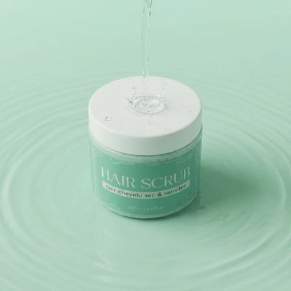 Pot de gommage capillaire nourrissant vert menthe, couvercle blanc, vue de dessus