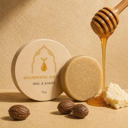 Shampoing solide beige : boîtier rond, pastille et filet de miel