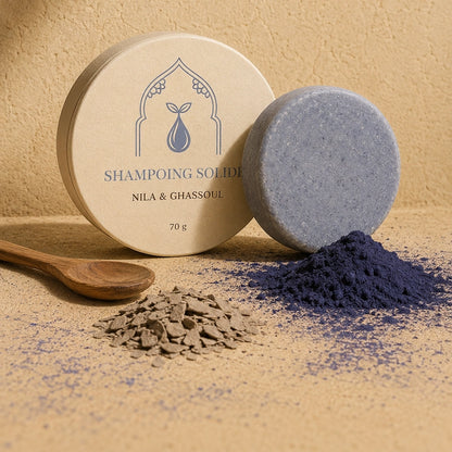 Shampoing solide rond et barre gris bleuté, pot Nila & Ghassoul, 70 g